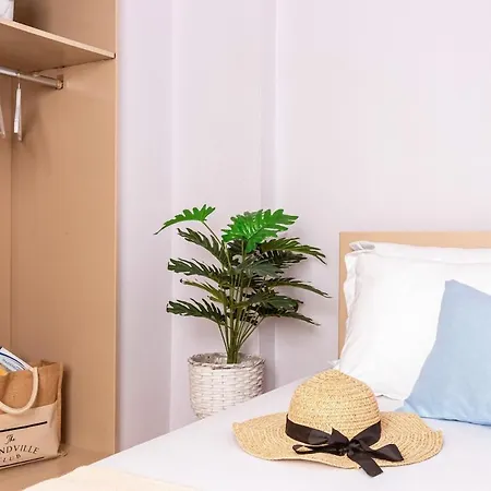 45 - & Access Apartment *