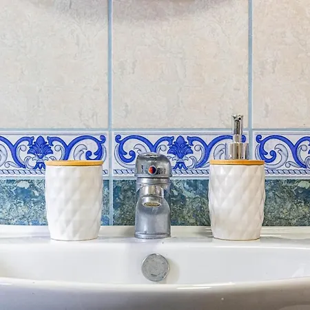 45 - & Access * Himarë